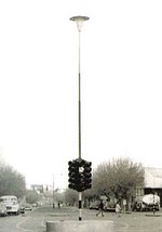 (12) Edgardo Antonio Vigo, Señalamiento I: Manojo de semáforos (Eine Handvoll Ampeln), 1968