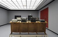 Raum 2: Peggy Buth, listeners & typewriters (Olympia), 2009