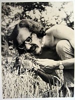 (16) Petr Stembera, Körner essen während einiger Tage der Askese, 1973, Courtesy: MAC-USP, São Paulo
